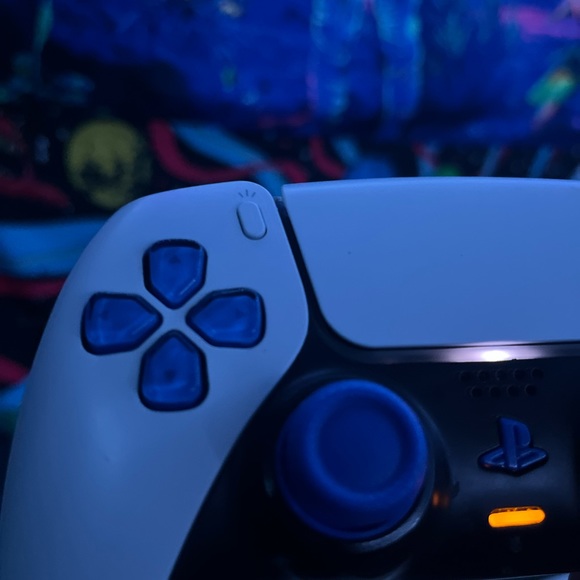 Ps5 dualsense controller - Picture 2 of 7
